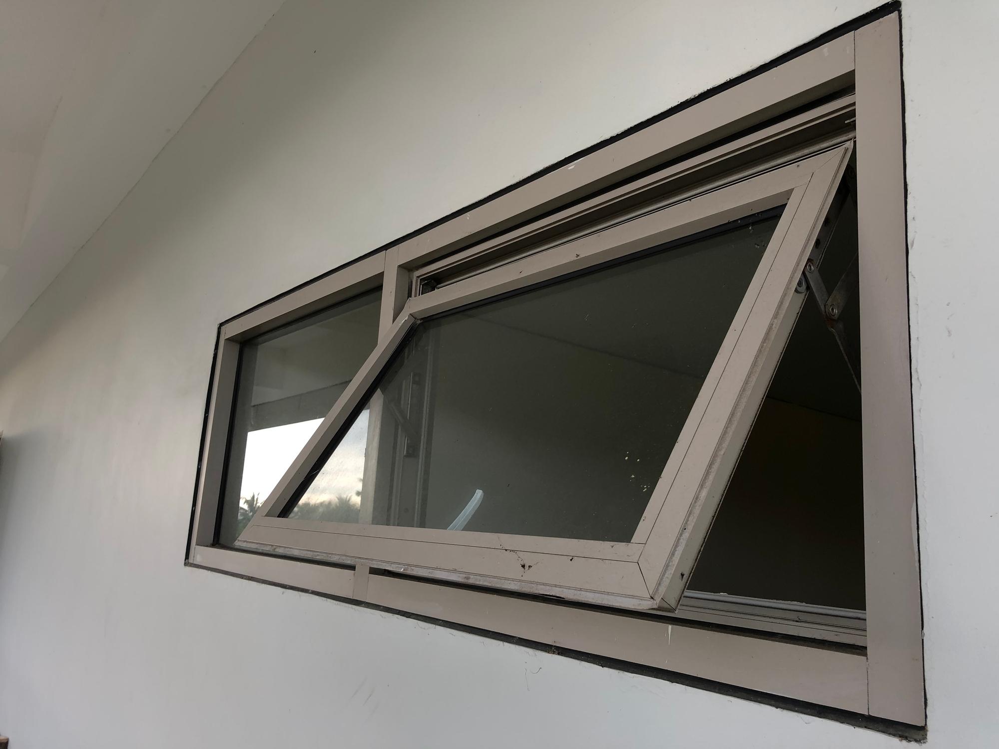 Awning window